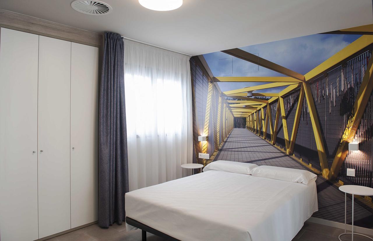 Apartamentos Divan บิโตเรีย-กัสเตซ ภายนอก รูปภาพ