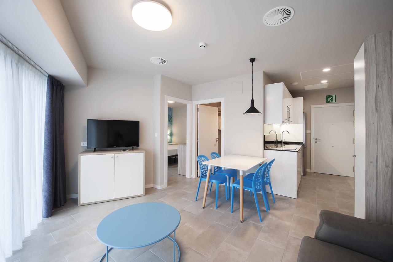 Apartamentos Divan บิโตเรีย-กัสเตซ ภายนอก รูปภาพ