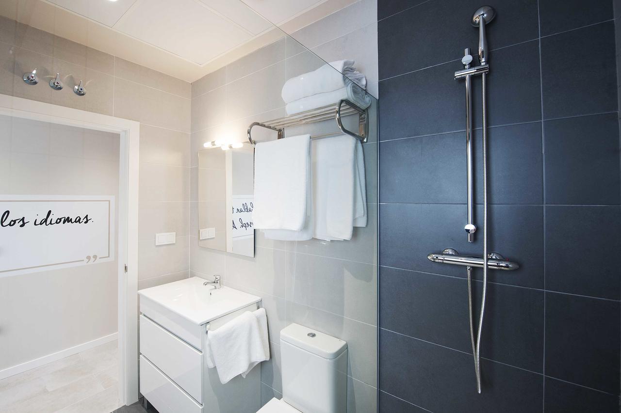 Apartamentos Divan บิโตเรีย-กัสเตซ ภายนอก รูปภาพ