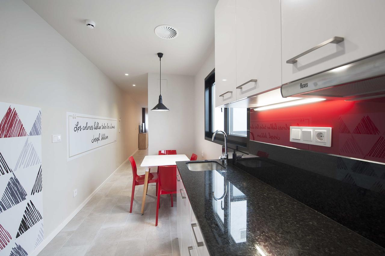Apartamentos Divan บิโตเรีย-กัสเตซ ภายนอก รูปภาพ