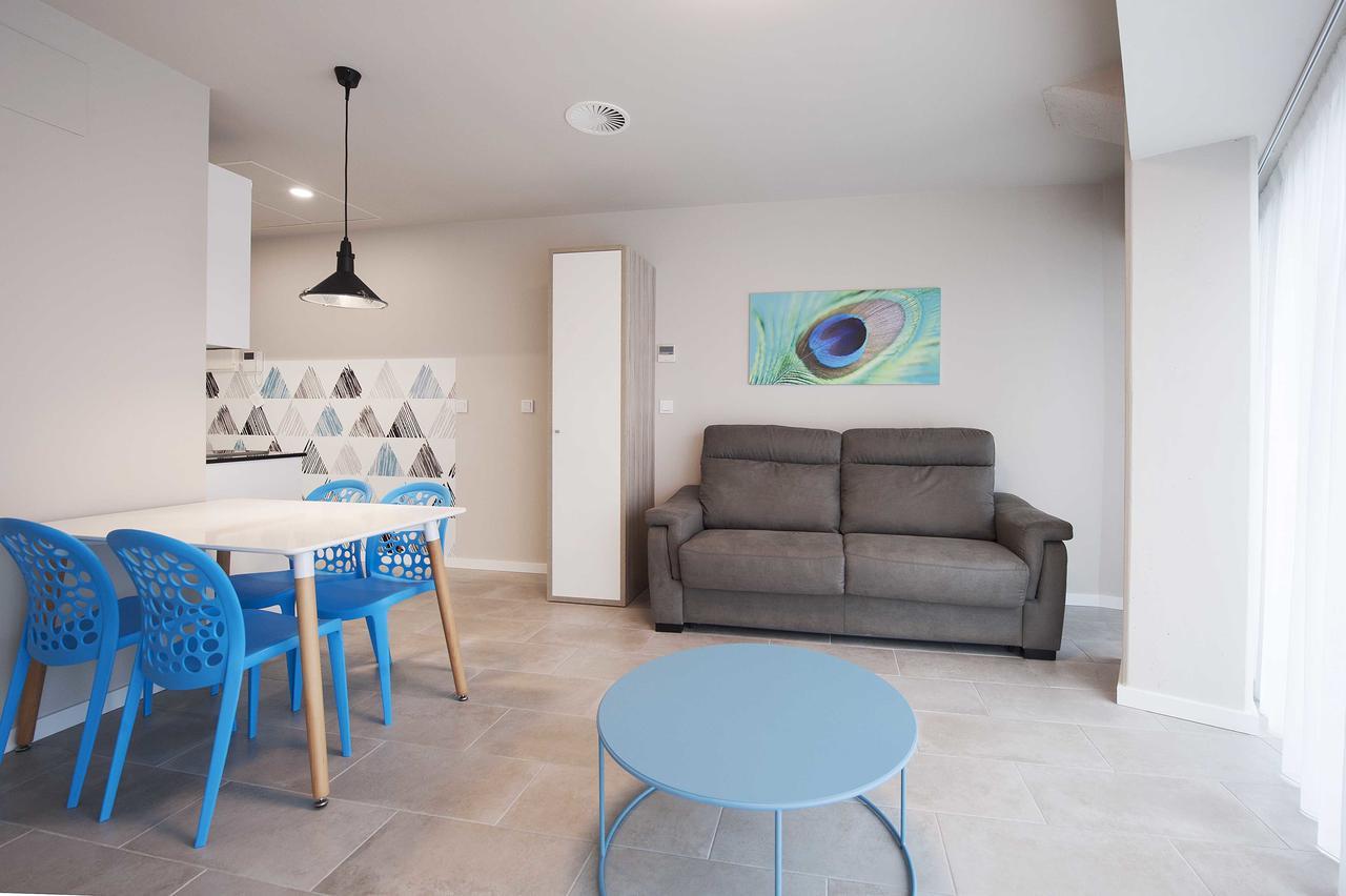 Apartamentos Divan บิโตเรีย-กัสเตซ ภายนอก รูปภาพ