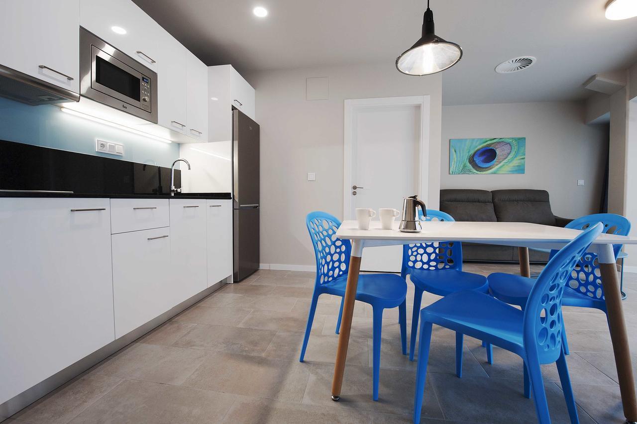Apartamentos Divan บิโตเรีย-กัสเตซ ภายนอก รูปภาพ